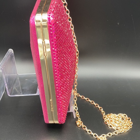 24HR DROP ⬇️ Sug Rhinestone encrusted Diamond Shaped purse/clutch - Picture 4 of 12